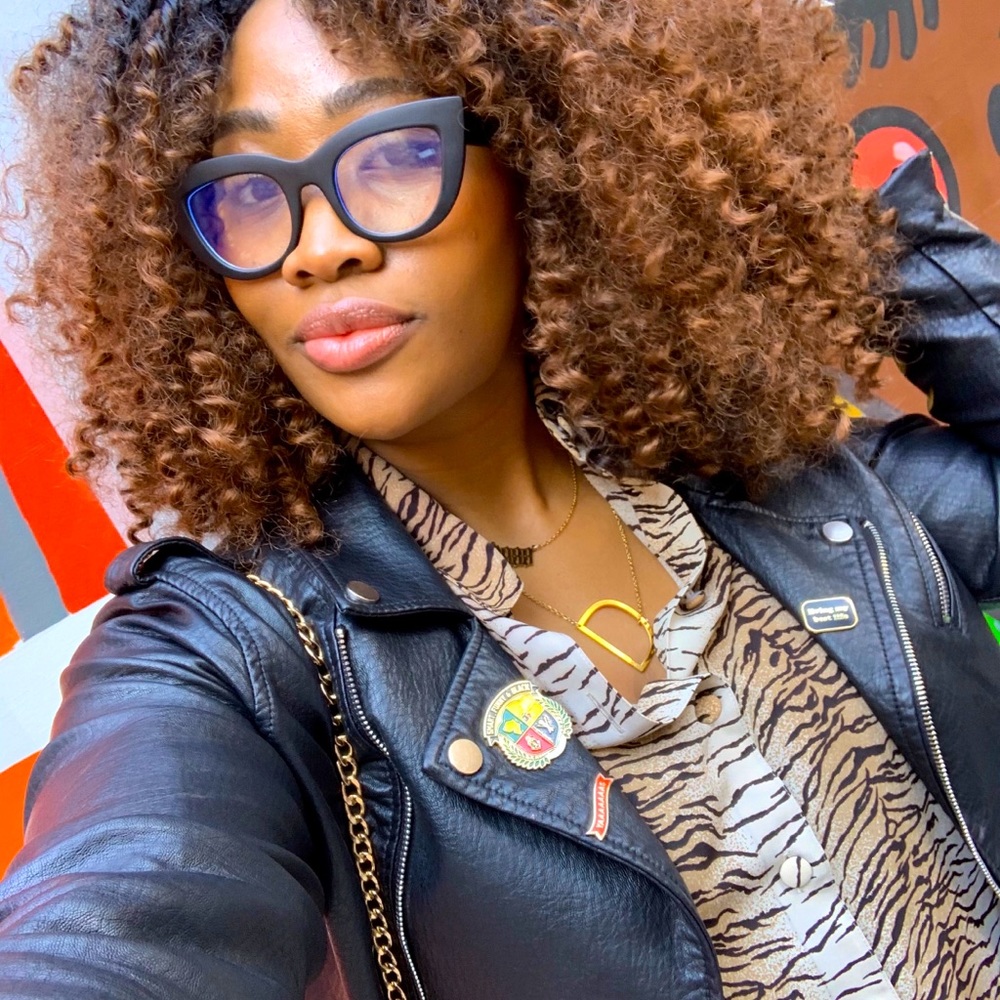 Meet your Posher, Danelle